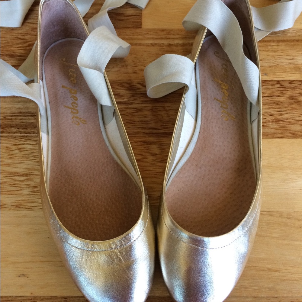 🍃💕NIB Free People Gold Leather Wrap Ballet Flat - Picture 1 of 8